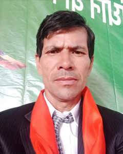 नाम:ज्ञान बहादुर कडायत ठेगाना:गौरीगंगा नगर पालिका,वाड नं-11,मसुरिया, कैलाली रोजगारी:आर के पुरम न्यू दिल्ली भारत पद (जिम्मेदारी):सचिव मेची महाकाली संस्था मानव सेवा नै धर्म हो।। मानव मानवमा भेदभाव नगरौ। । गरिब,दु:खी,पिडित बर्गको उत्थान गरौ। । भन्ने मूल नाराका साथ यस मेची महाकाली समाज एसोसिएशन भारत संस्थामा लागियो। प्रबास मा रहेका हाम्रा पूर्व देखी पश्चिम सम्म का नेपाली दाजुभाई दिदीबैनीहरूलाई यस मेची महाकाली समाज को माध्याम बाट संगठित गरेर परदेशको भूमी मा काम गर्दा हाम्रा दाजुभाई दिदीबैनीहरूले दु:ख ,पिडा ,परदेश को हेपाई ,अन्याय अत्यचार बेरोजगारी ,आपत बिपत लगायत का समस्याहरू लाई एक-आपसमा मिलेर समाधान गर्न सकौ। एक नेपालीले अर्को नेपाली को काम आउन सकोस्।भन्ने उदेश्य का साथै प्रबास मा रहेर पनि आफ्नो धर्म-संस्कृति भेषभुसा, परम्परा,आफ्नो पैचानलाई जोगाउने उदेश्य रहेको छ। अन्तमा मेची महाकाली संस्था मा मेरो भूमिका। बर्तमान अदक्ष्य टेकेन्द्र कडायत मार्फत स.न:2021 मई मा मेची महाकाली समाज एसोसिएशन भारत संस्था मा प्रबेष। 20-06-2021मा 11औ नियमित बैठक बाट कार्य समिती मा चयन। 29-08-2021मा 14औ नियमित बैठक बाट आर्थिक सचिव मा चयन। 01-05-2022मा18औ नियमित बैठक बाट उपाध्यक्ष मा चयन। भने 27-08-2023प्रथम अधिवेशन बाट केन्द्रीय सचिव मा चयन। मेची महाकाली-सचिव ज्ञान बहादुर कडायत